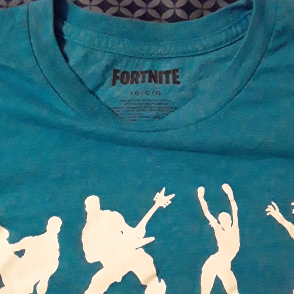 Shirt - Picture 2 of 3